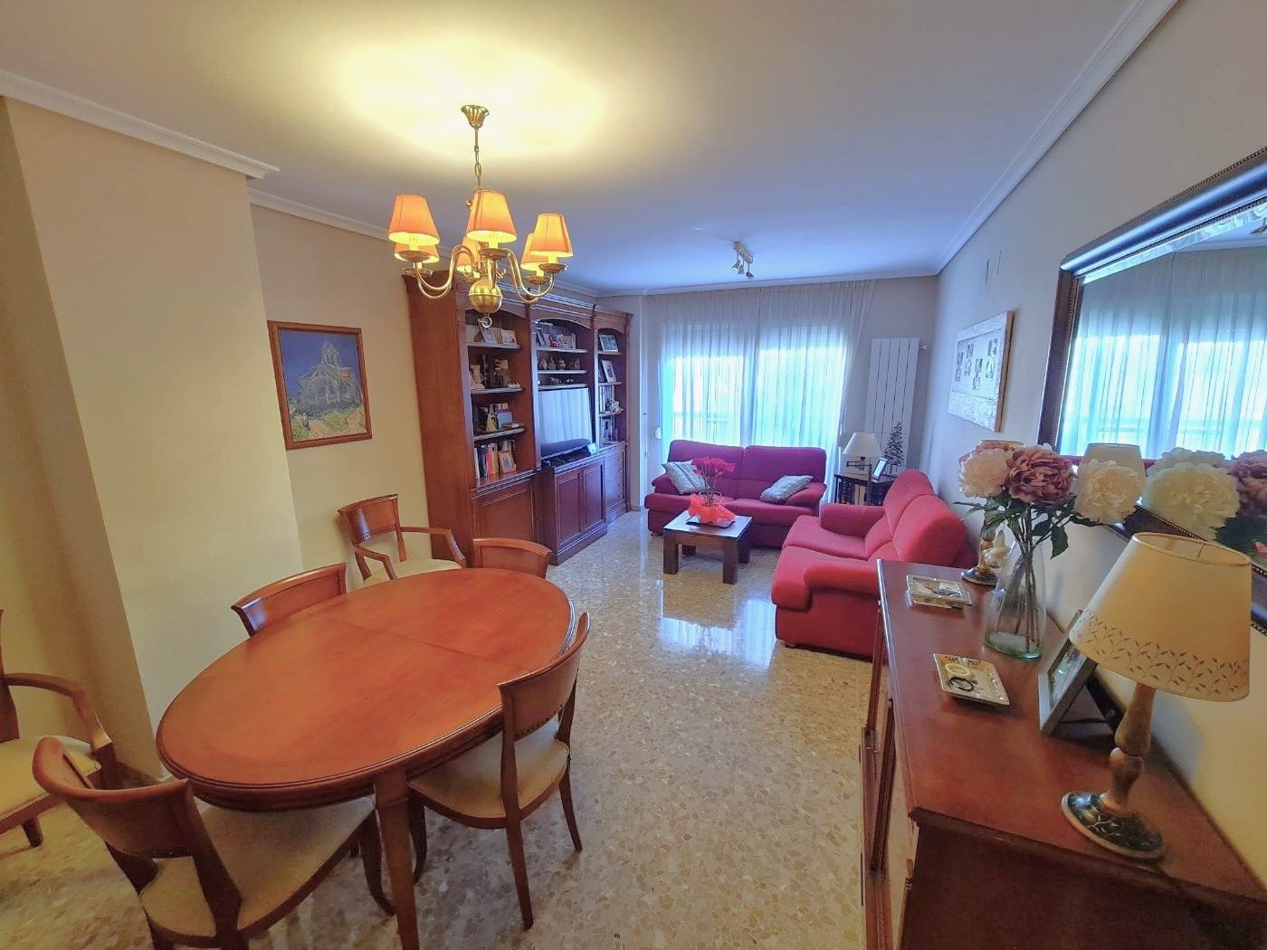 MAGNIFICA OPORTUNIDAD, SE VENDE PISO EN LA MISMA AVENIDA AL VEDAT.